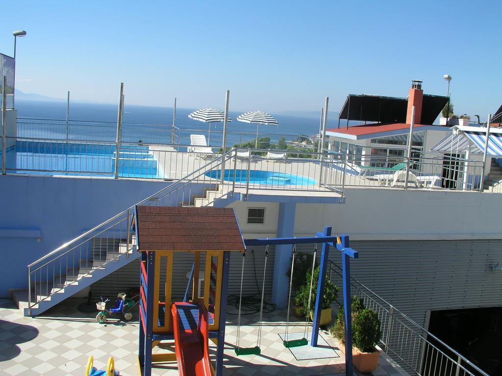 Aparthotel Pecic Gradac  Exterior photo
